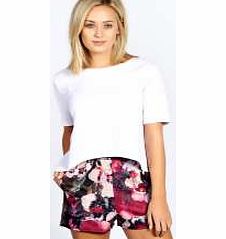 boohoo Deanne Flower Print Scuba Tailored Shorts -