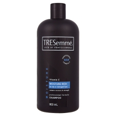 Other TRESemme Moisture Rich Shampoo 900ml