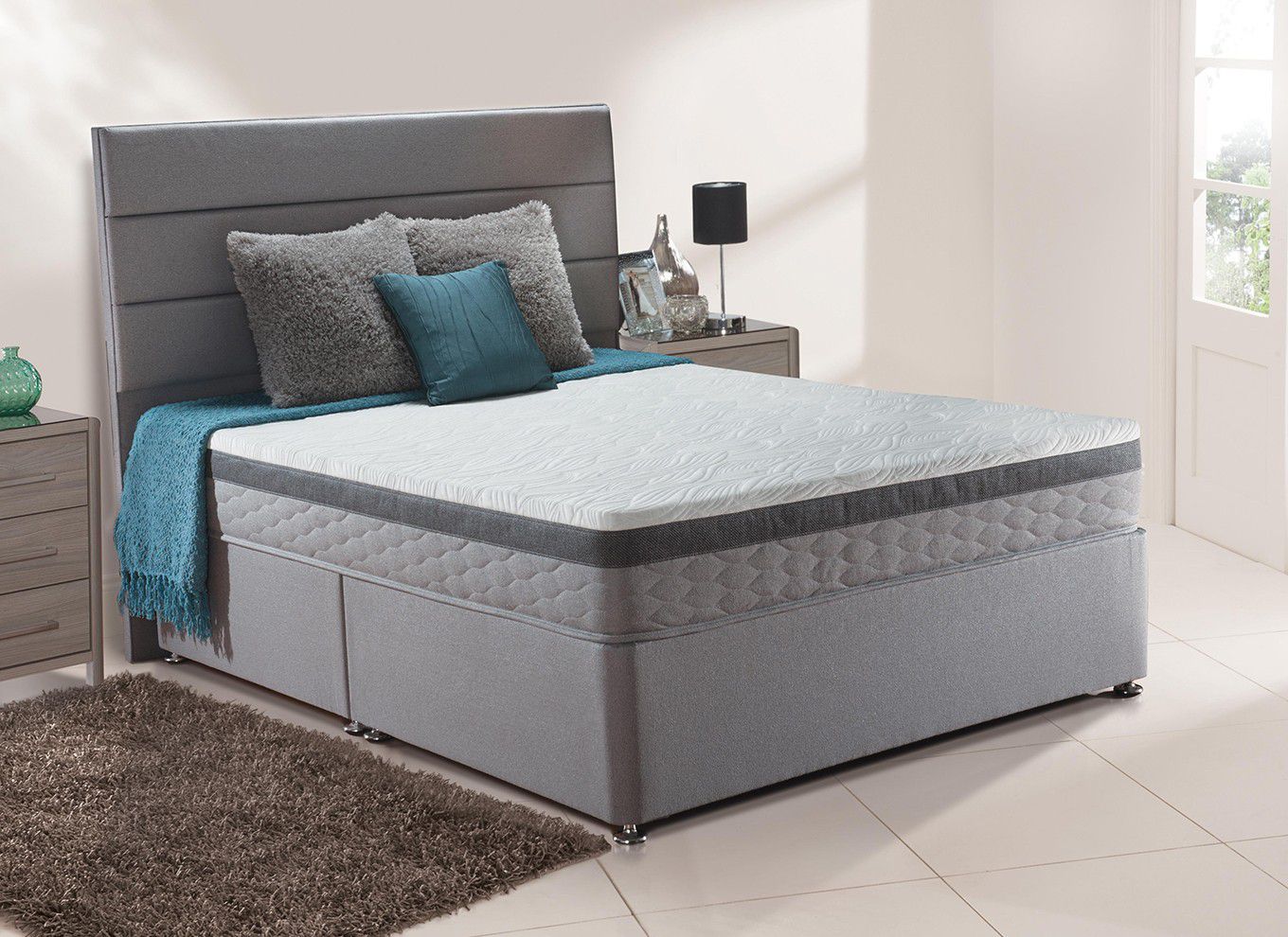 4`6 Double Sealy Ambience Posturepedic Spring Divan Bed -