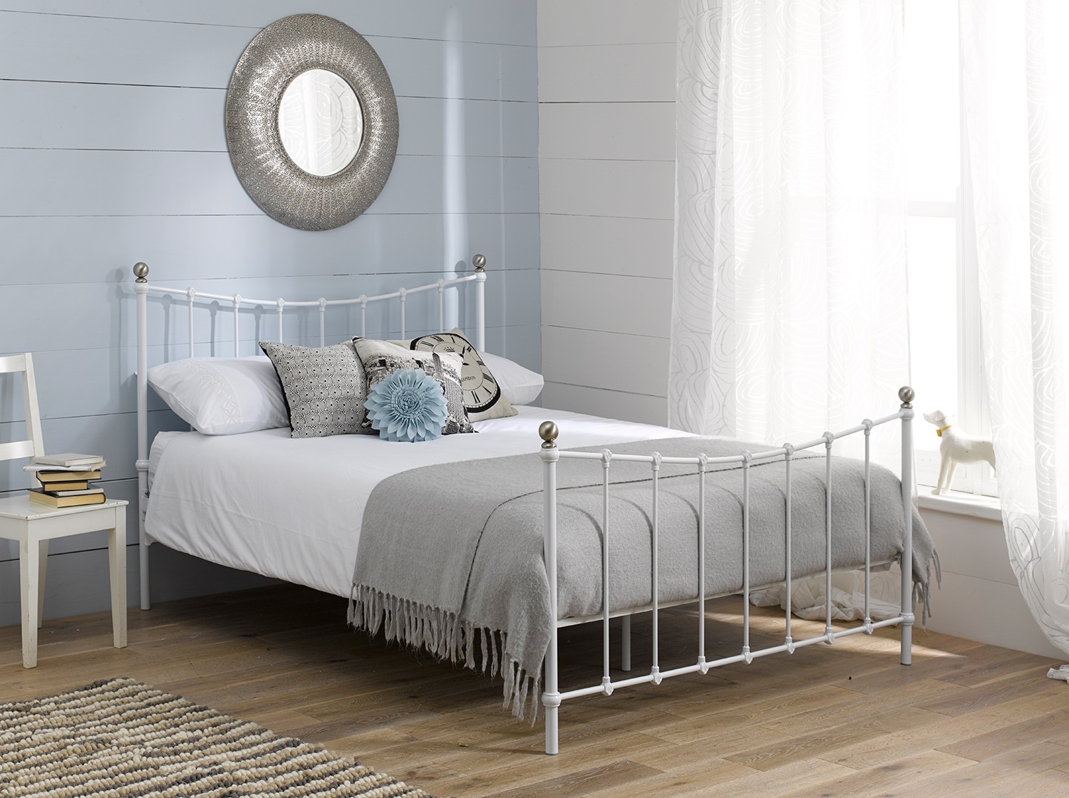 5`0 King Jasmine Bedstead - White