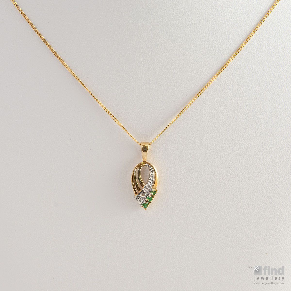 9ct Gold Diamond and Emerald Pendant Necklace