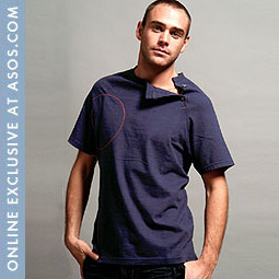 Akai Kuma Circle T-Shirt