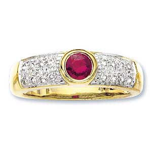 18 Carat Gold Diamond Ruby Ring (245)