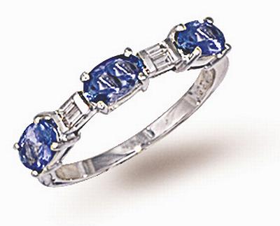 18 Carat Gold Tanzanite Diamond Ring (510)