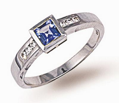 18 Carat Gold Tanzanite Diamond Ring (527)