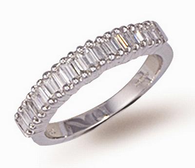 18 Carat White Gold Diamond Eternity Ring (325)