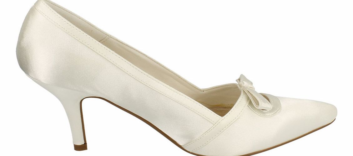 ANNE MICHELLE Ivory Point Court Shoe