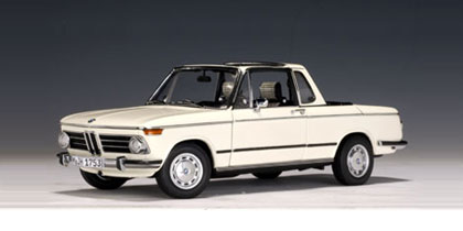 AUTOart 1971 BMW 2002 Baur Cabriolet in White