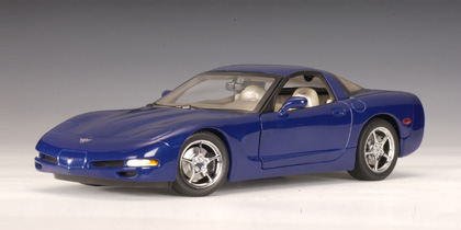AUTOart 2004 Chevrolet Corvette Commemorative Edition in
