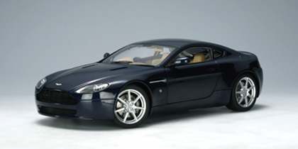 AUTOart Aston Martin V8 Vantage in MidNight
