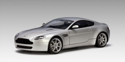 AUTOart Aston Martin V8 Vantage in Silver