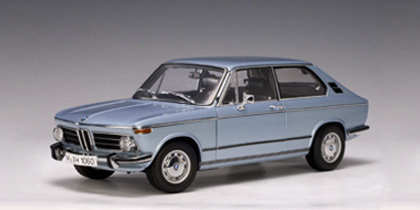 AUTOart Bmw 2000 Touring (Fjord Bluemic) in Orange