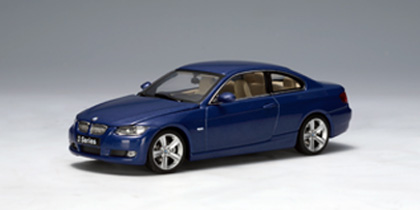 AUTOart BMW 3 Series Coupe 2005 in Blue