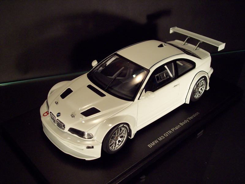 AUTOart BMW M3 GTR Plain Body Version in White