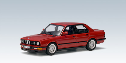 AUTOart BMW M5 1987 in Red