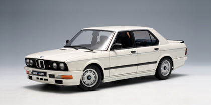 AUTOart BMW M535i 1985 in Alpinwhite
