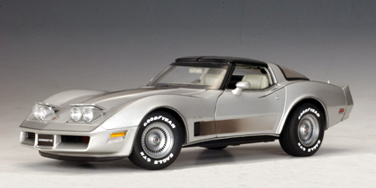 AUTOart Chevrolet Corvette 1982 Collector Edition Silver
