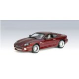 Die-Cast Model Aston Martin DB7 Vantage (1:43 scale)