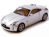 Die-cast Model Nissan Fairlady Z (1:18 scale in Silver)