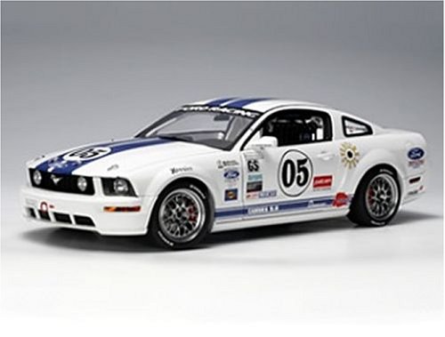 AutoArt Diecast Model Ford Mustang FR 500C (2005 Grand-Am Cup) in White (1:18 scale)