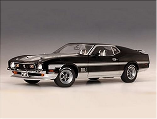 AutoArt Diecast Model Ford Mustang Mach 1 (1971) in Black (1:18 scale)