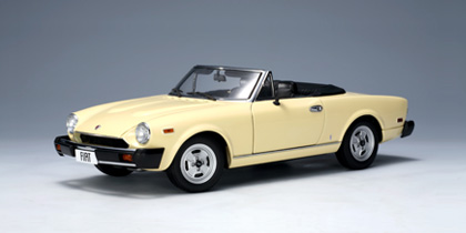 Fiat 124 Spider in Cream