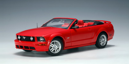 AUTOart Ford Mustang GT 2005 Convertible LTD 6000pcs in