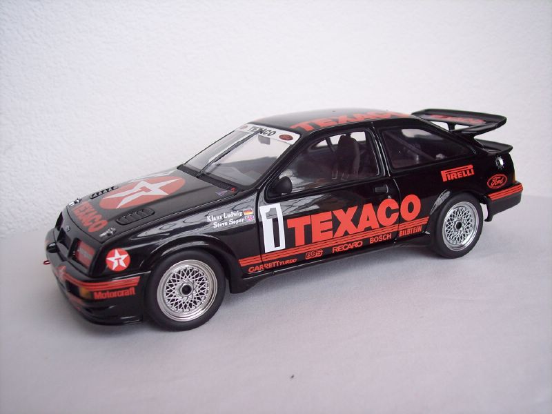 AUTOart Ford Sierra Cosworth RS 500 Group A 1987 Texaco