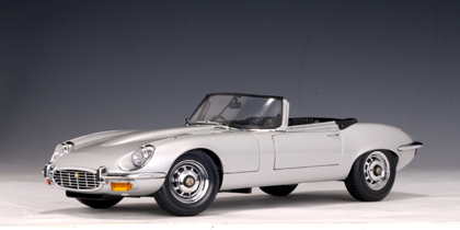 AUTOart Jaguar E-Type Roadster Series III V12 Silver