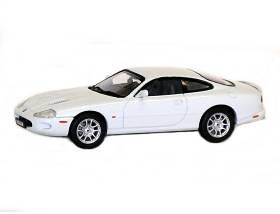 AutoArt Jaguar XKR (1:43 scale)