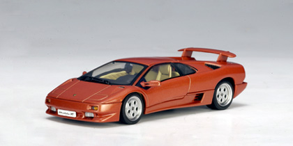 AUTOart Lamborghini Diablo Coupe VT in Orange
