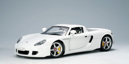 AUTOart Porsche Carrera GT in White