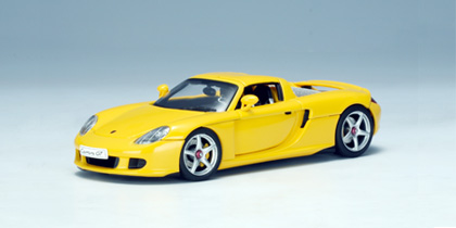 AUTOart Porsche Carrera GT in Yellow