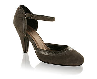 Beautiful Round Toe Suede Court Shoe- Sizes 1-2