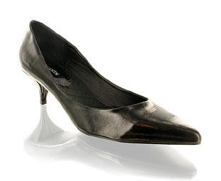 Cute Patent Low Court Shoe - Sizes 1-2