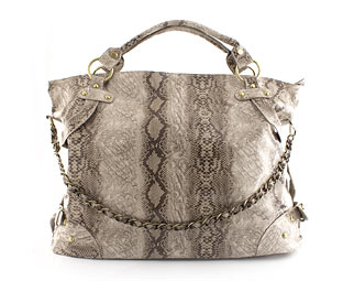 Oversized Bag With Chain Feature