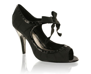 Barratts Trendy Peep Toe Shoe With Punch And Lace Up Detail