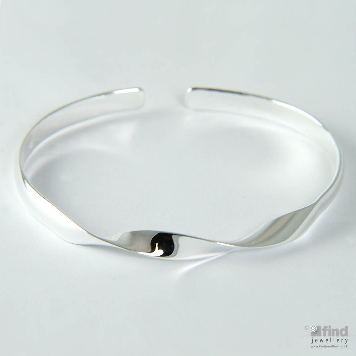 Basics Ladies Sterling Silver Twist Bangle