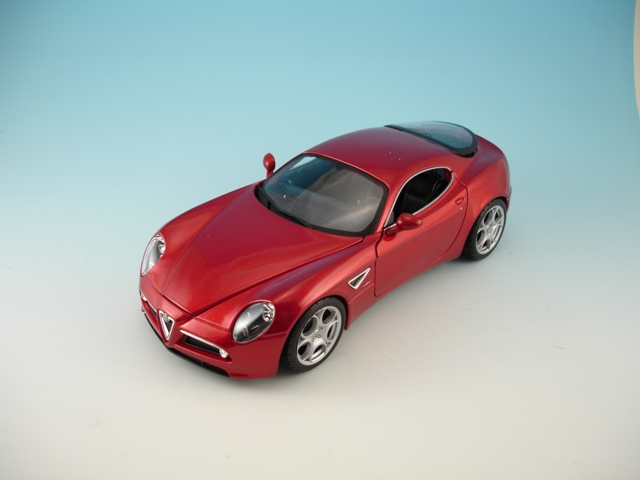 Bburago Alfa Romeo 8C Red
