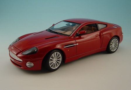 Bburago Aston Martin V12 Vanquish Red