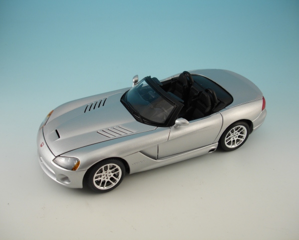 Bburago Dodge Viper SRT-10 Silver