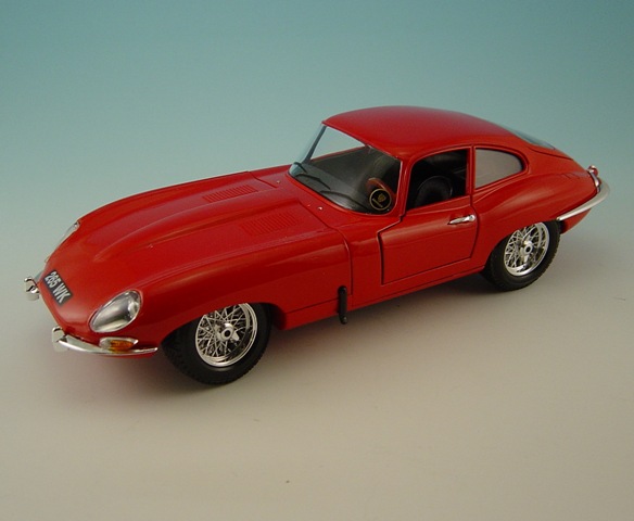 Bburago Jaguar E Type Coupe Red