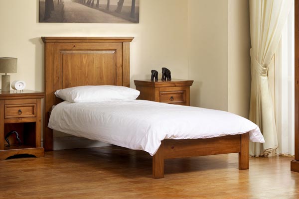 Colonial Bed Frame Double 135cm