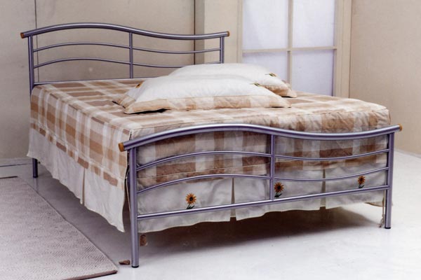 Bedworld Discount Corsica Metal Beds Double 135cm