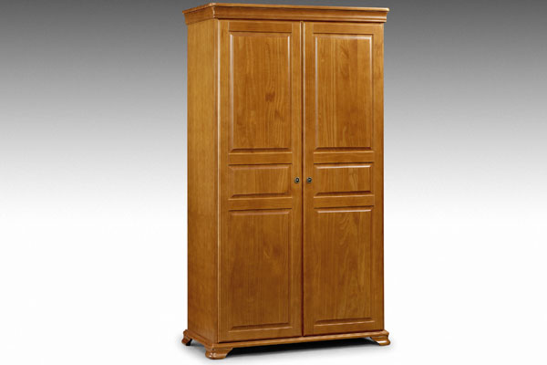 The Fontainebleau bedroom furniture range is made from heavy solid pine wood and finished in a warm 