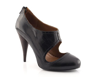 Belle and Mimi Leather High Cut Court