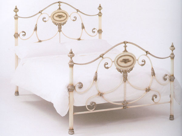 Bentley Designs Sienna Bed Frame Double 135cm