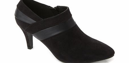 Black Shoe Boot With Asymmetric Detailing.,