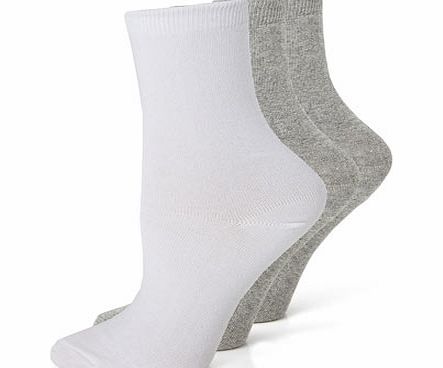 Womens Grey  White Blister Resist Ankle Socks,