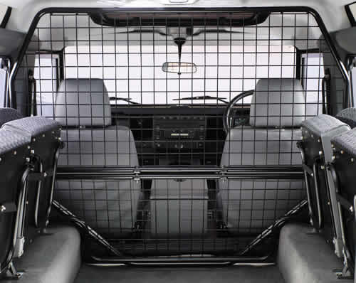 Black mesh dog guard for 90 Bulkhead deleted 02 MY